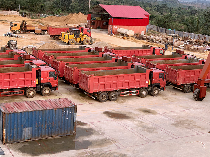 With the advantages of high quality and high load capacity, SINOTRUK dump truck has a high market share in local market and has made great contribution to the construction of The Republic of Congo.